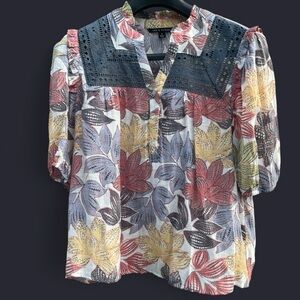 Chic Floral Lace Blouse in Multicolor